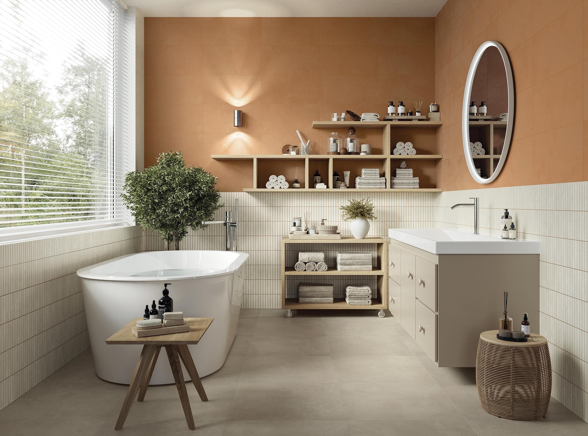 Badezimmer mit freistehender Wanne und orangen Wänden Badezimmer mit freistehender Wanne, matt orangen Wänden, weißem Stäbchenmosaik und sandfarbenem Boden